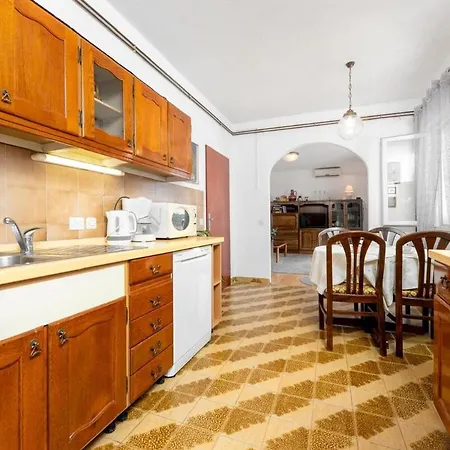 Sanja, Centar, Outside Separate Entrance