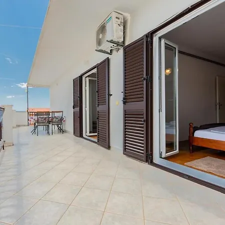 Sanja, Centar, Outside Separate Entrance Makarska