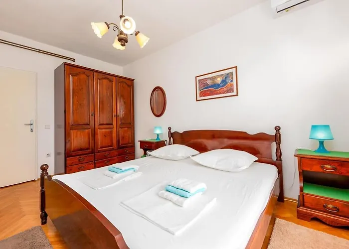 Sanja, Centar, Outside Separate Entrance Apartament Makarska