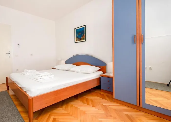 Sanja, Centar, Outside Separate Entrance * Makarska