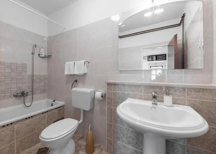 Sanja, Centar, Outside Separate Entrance Apartament Makarska