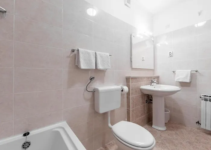 Sanja, Centar, Outside Separate Entrance *