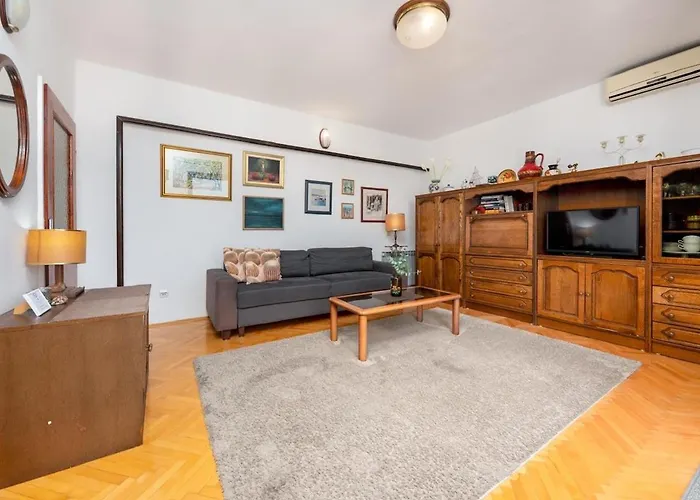 Apartament Sanja, Centar, Outside Separate Entrance Makarska